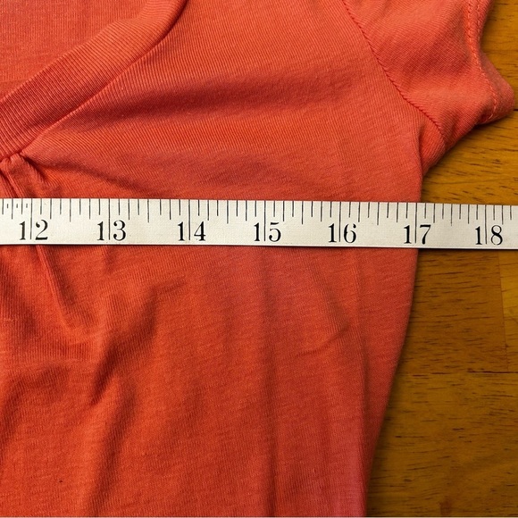 MICHAEL STARS Palisades Jersey V-Neck Tee in Sunkissed - Picture 5 of 8